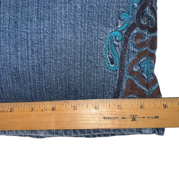 A.M.I. Women's Sz 8 Blue Jeans with Embroidered Details Fading Bootcut Cotton - Picture 10 of 10